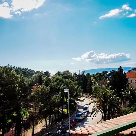Apartment Srzi 1 - 200 M From Sea *