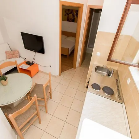 Srzi 1 - 200 M From Sea Apartment *